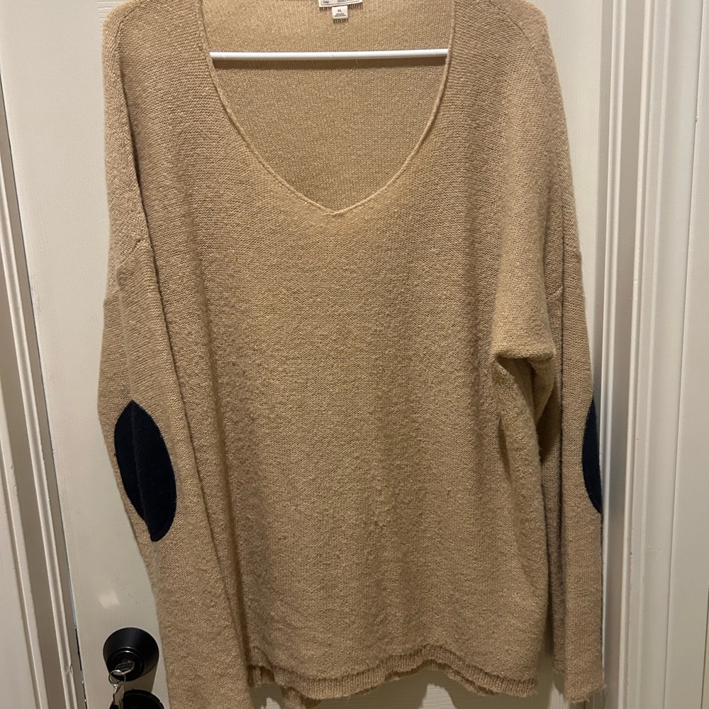 GAP v-neck sweater with elbow patches XL